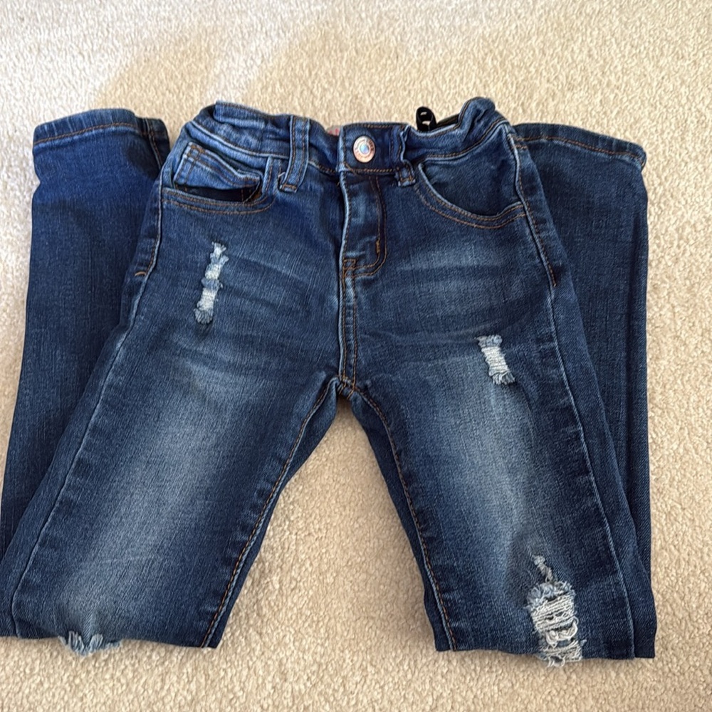 💛3/$10 Denim Diva  distressed jeans
